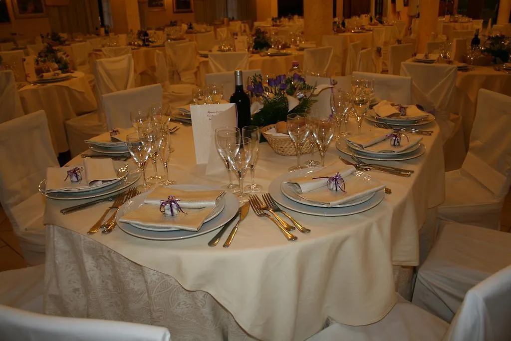 Hotel Villaggio Ristorante Pizzeria Museo Tanit Carbonia