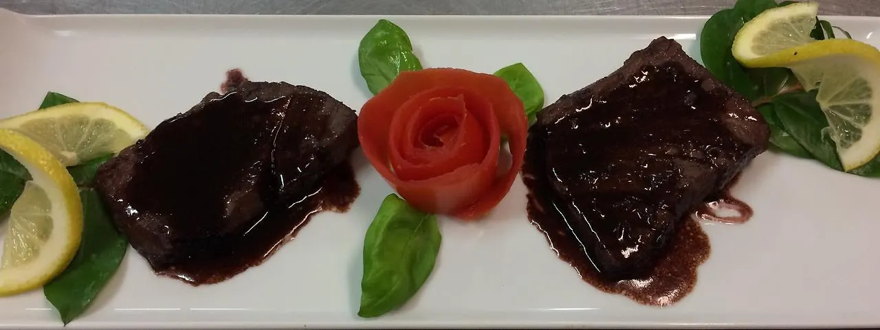 Hotel Villaggio Ristorante Pizzeria Museo Tanit Carbonia 3*,