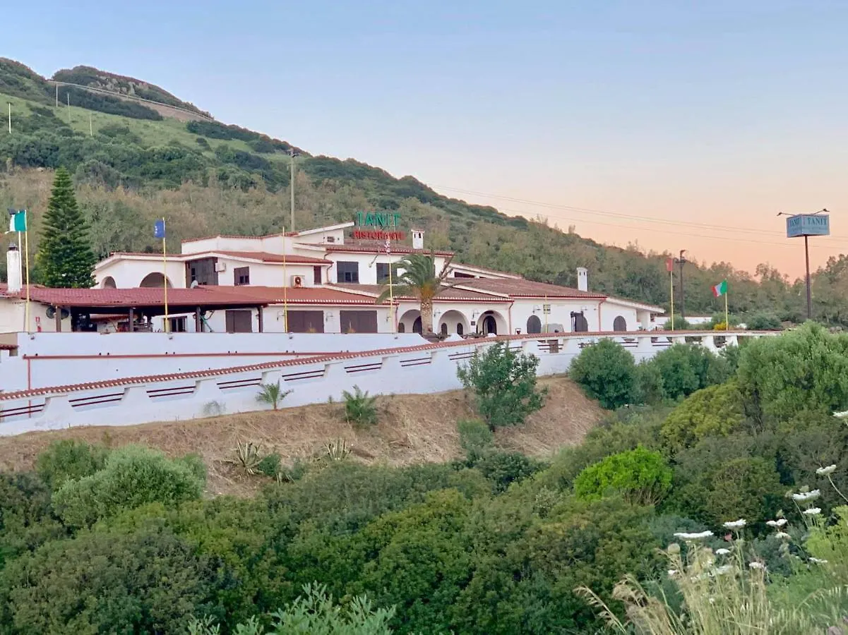 Hotel Villaggio Ristorante Pizzeria Museo Tanit Carbonia 3*,  Italia