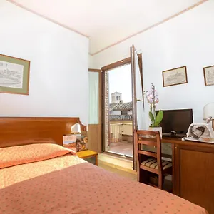 San Pietro Hotel Asís