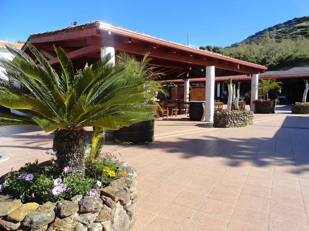 Hotel Villaggio Ristorante Pizzeria Museo Tanit Carbonia 3*,