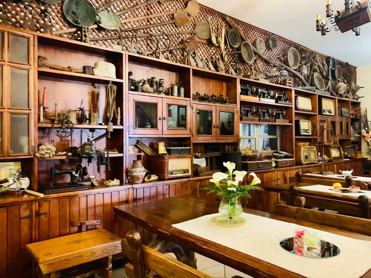 Hotel Villaggio Ristorante Pizzeria Museo Tanit Carbonia 3*,